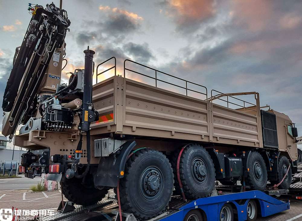 8X8驱动,随车吊集成在货箱尾部,这台太脱拉T815军卡太有看点了 - 第12张 - 提加商用车网 8X8驱动,随车吊集成在货箱尾部,这台太脱拉T815军卡太有看点了 - 第12张