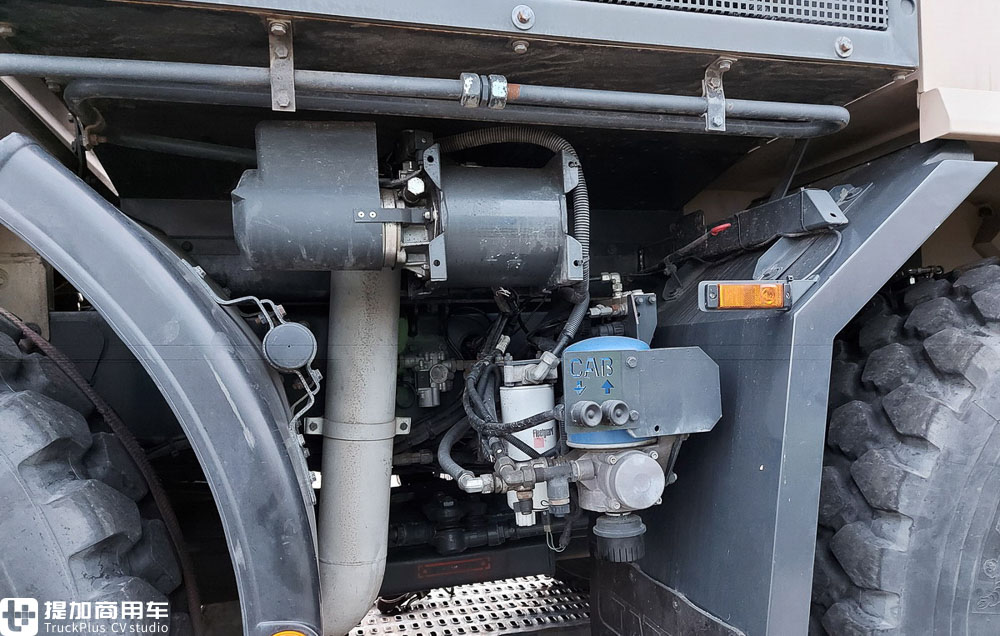 8X8驱动,随车吊集成在货箱尾部,这台太脱拉T815军卡太有看点了 - 第14张 - 提加商用车网 8X8驱动,随车吊集成在货箱尾部,这台太脱拉T815军卡太有看点了 - 第14张