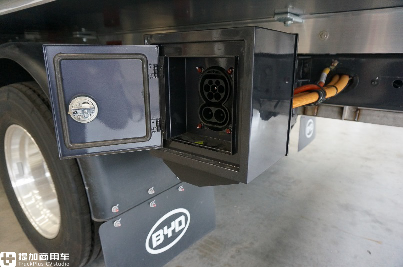 驾乘体验好续航能力让人满意,比亚迪ETM 6电动轻卡,在欧洲媒体评测中大获赞誉 - 第11张 - 提加商用车网 驾乘体验好续航能力让人满意,比亚迪ETM 6电动轻卡,在欧洲媒体评测中大获赞誉 - 第11张