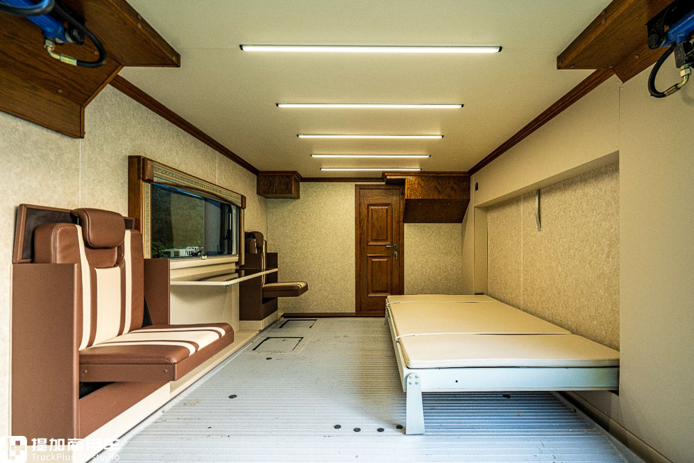 豪沃T7H底盘打造的A型房车实拍,售价600万上下,啥配置卖这么贵? - 第11张 - 提加商用车网 豪沃T7H底盘打造的A型房车实拍,售价600万上下,啥配置卖这么贵? - 第11张