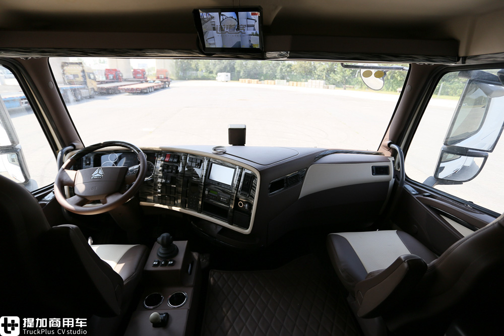 豪沃T7H底盘打造的A型房车实拍,售价600万上下,啥配置卖这么贵? - 第12张 - 提加商用车网 豪沃T7H底盘打造的A型房车实拍,售价600万上下,啥配置卖这么贵? - 第12张