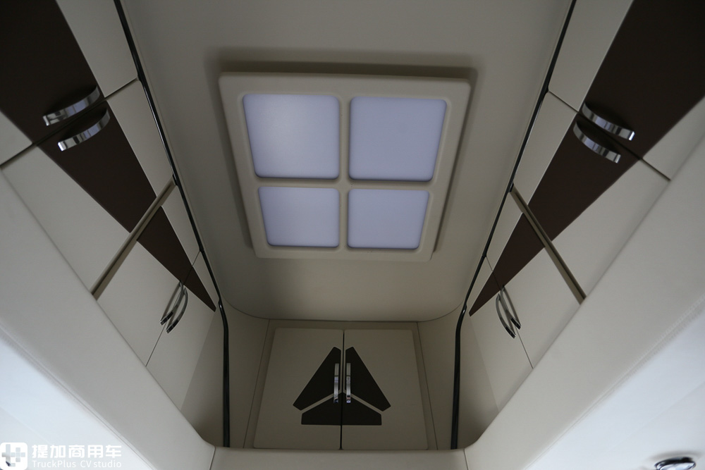 豪沃T7H底盘打造的A型房车实拍,售价600万上下,啥配置卖这么贵? - 第14张 - 提加商用车网 豪沃T7H底盘打造的A型房车实拍,售价600万上下,啥配置卖这么贵? - 第14张