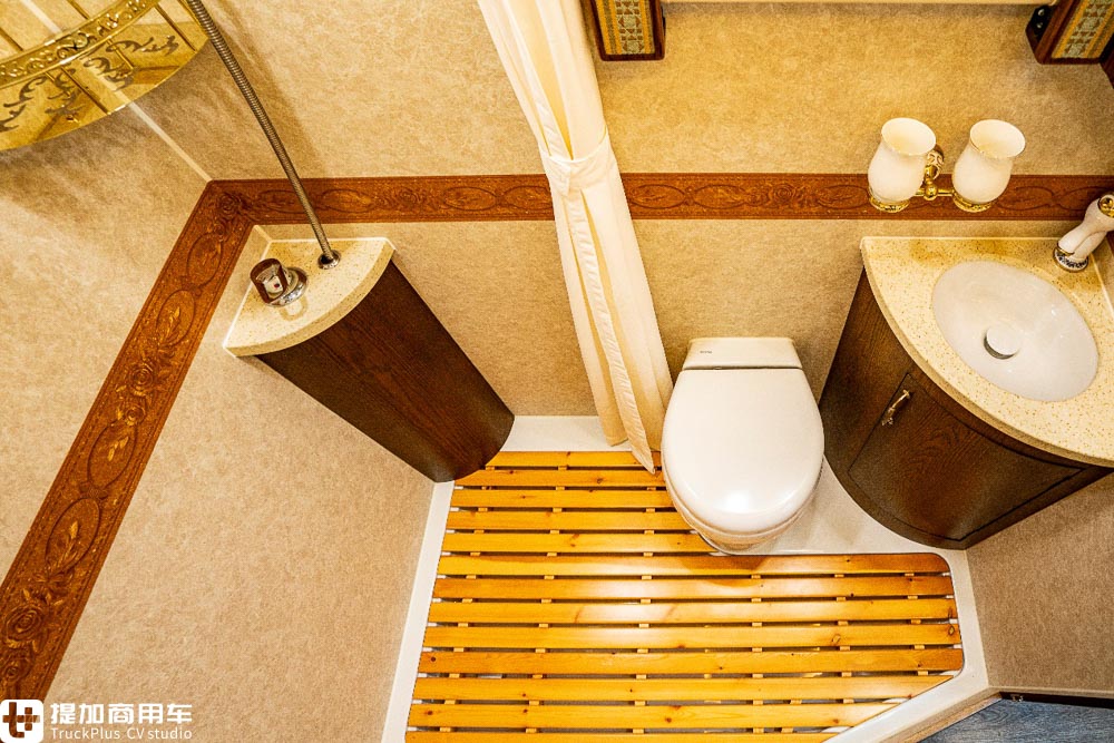 豪沃T7H底盘打造的A型房车实拍,售价600万上下,啥配置卖这么贵? - 第19张 - 提加商用车网 豪沃T7H底盘打造的A型房车实拍,售价600万上下,啥配置卖这么贵? - 第19张