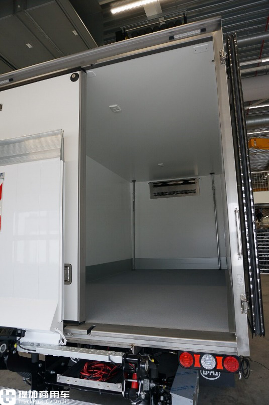 驾乘体验好续航能力让人满意,比亚迪ETM 6电动轻卡,在欧洲媒体评测中大获赞誉 - 第7张 - 提加商用车网 驾乘体验好续航能力让人满意,比亚迪ETM 6电动轻卡,在欧洲媒体评测中大获赞誉 - 第7张