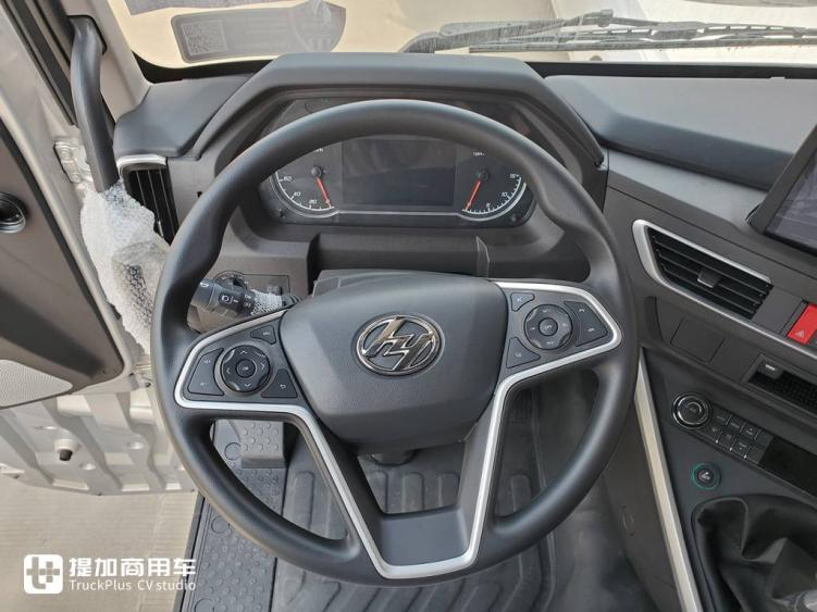 绿通选车不迷茫,时尚、高效还省油,红岩杰狮H6旗舰载货车实拍 - 第11张 - 提加商用车网 绿通选车不迷茫,时尚、高效还省油,红岩杰狮H6旗舰载货车实拍 - 第11张