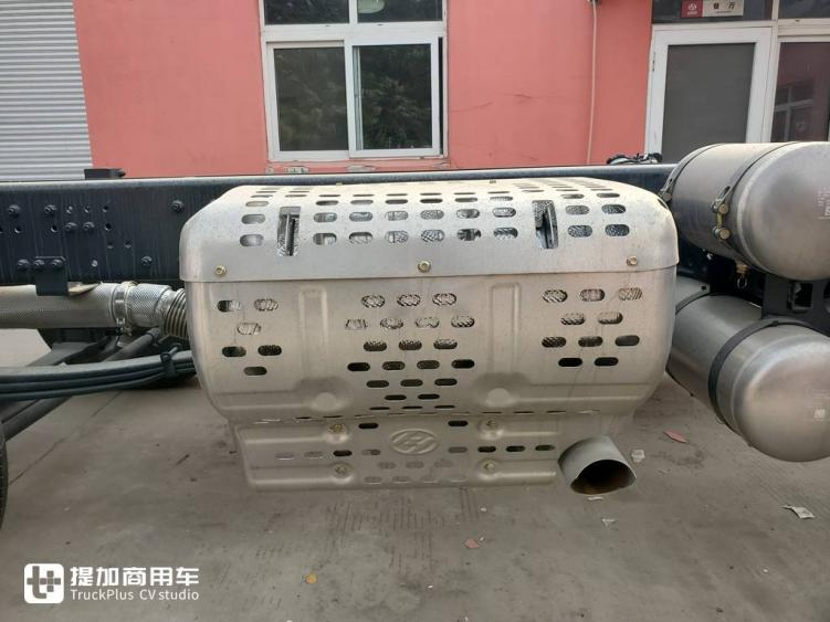 绿通选车不迷茫,时尚、高效还省油,红岩杰狮H6旗舰载货车实拍 - 第22张 - 提加商用车网 绿通选车不迷茫,时尚、高效还省油,红岩杰狮H6旗舰载货车实拍 - 第22张