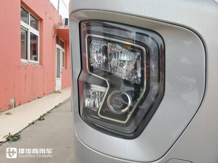 绿通选车不迷茫,时尚、高效还省油,红岩杰狮H6旗舰载货车实拍 - 第4张 - 提加商用车网 绿通选车不迷茫,时尚、高效还省油,红岩杰狮H6旗舰载货车实拍 - 第4张