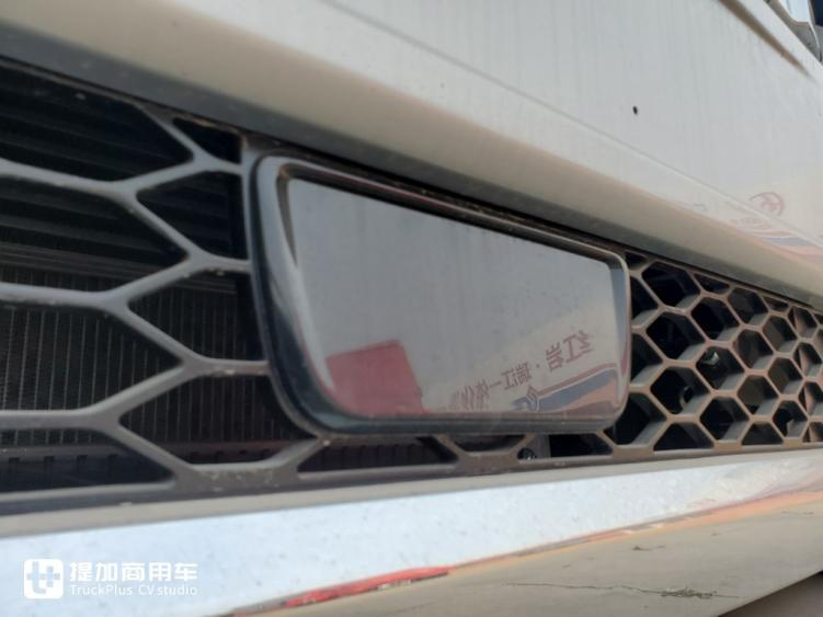 绿通选车不迷茫,时尚、高效还省油,红岩杰狮H6旗舰载货车实拍 - 第9张 - 提加商用车网 绿通选车不迷茫,时尚、高效还省油,红岩杰狮H6旗舰载货车实拍 - 第9张