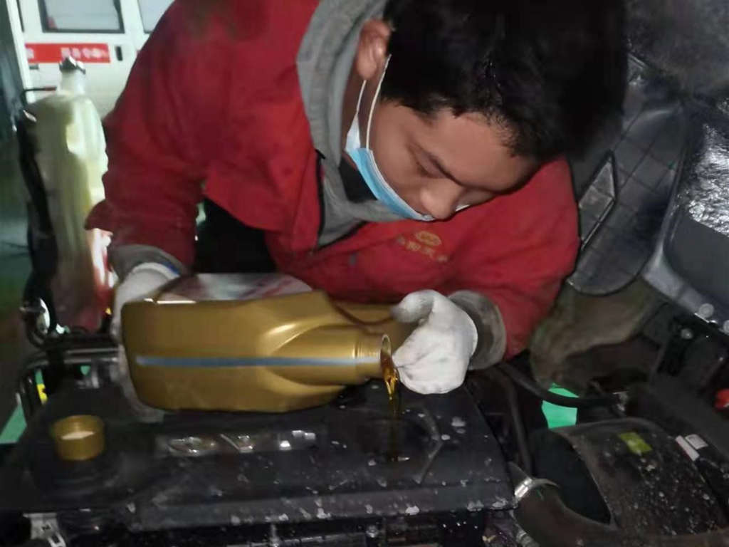 保障洛阳顺丰“双11”高效运输 江淮轻卡服务站错时保养更贴心 - 第2张 - 提加商用车网 保障洛阳顺丰“双11”高效运输 江淮轻卡服务站错时保养更贴心 - 第2张