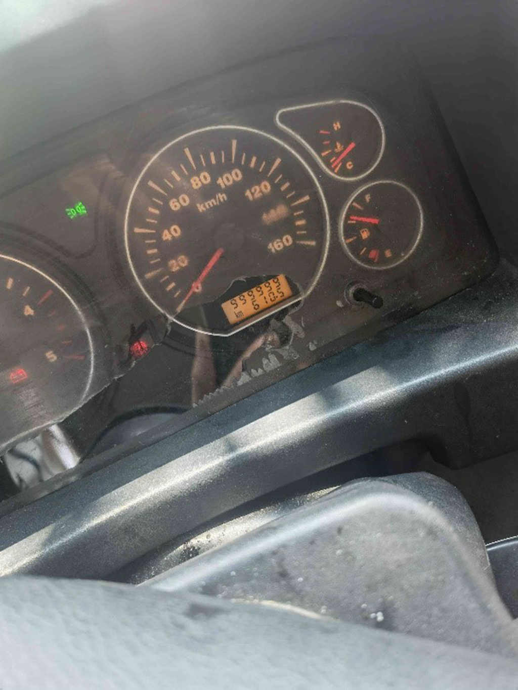 超100万公里无大修 王师傅这台帅铃里程表停在了999999 - 第4张