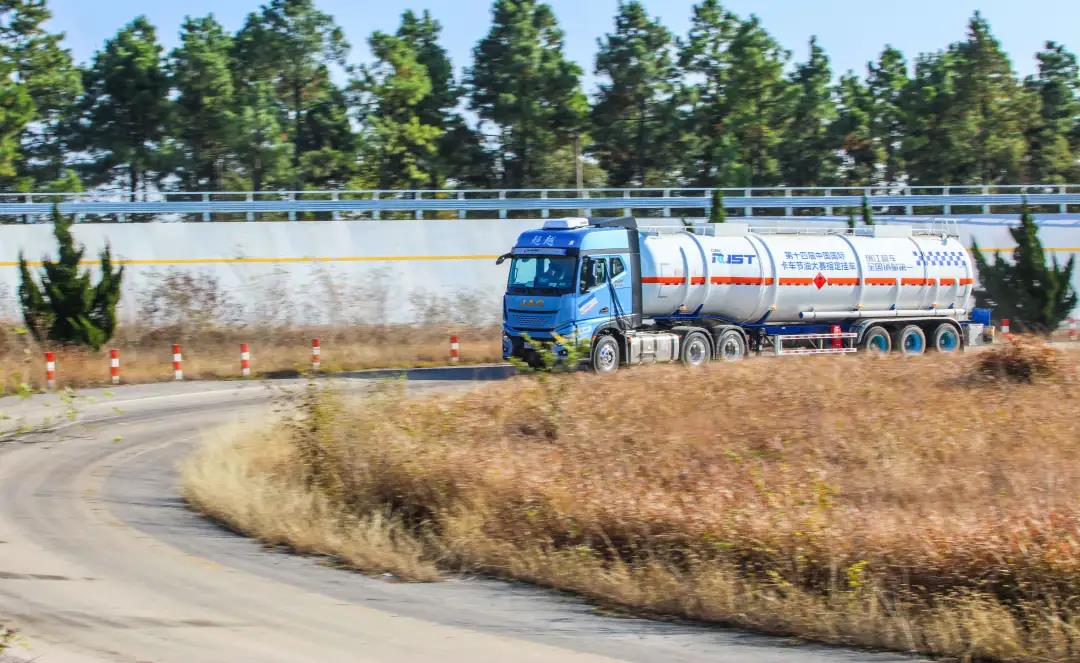 第十四届中国国际卡车节油大赛 江淮超越Q7首秀! - 第5张 - 提加商用车网 第十四届中国国际卡车节油大赛 江淮超越Q7首秀! - 第5张