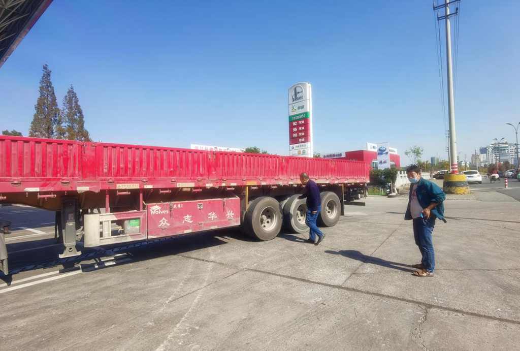 卡友王师傅:承载好、做工细,买挂车我首选华兴 - 第2张 - 提加商用车网 卡友王师傅:承载好、做工细,买挂车我首选华兴 - 第2张