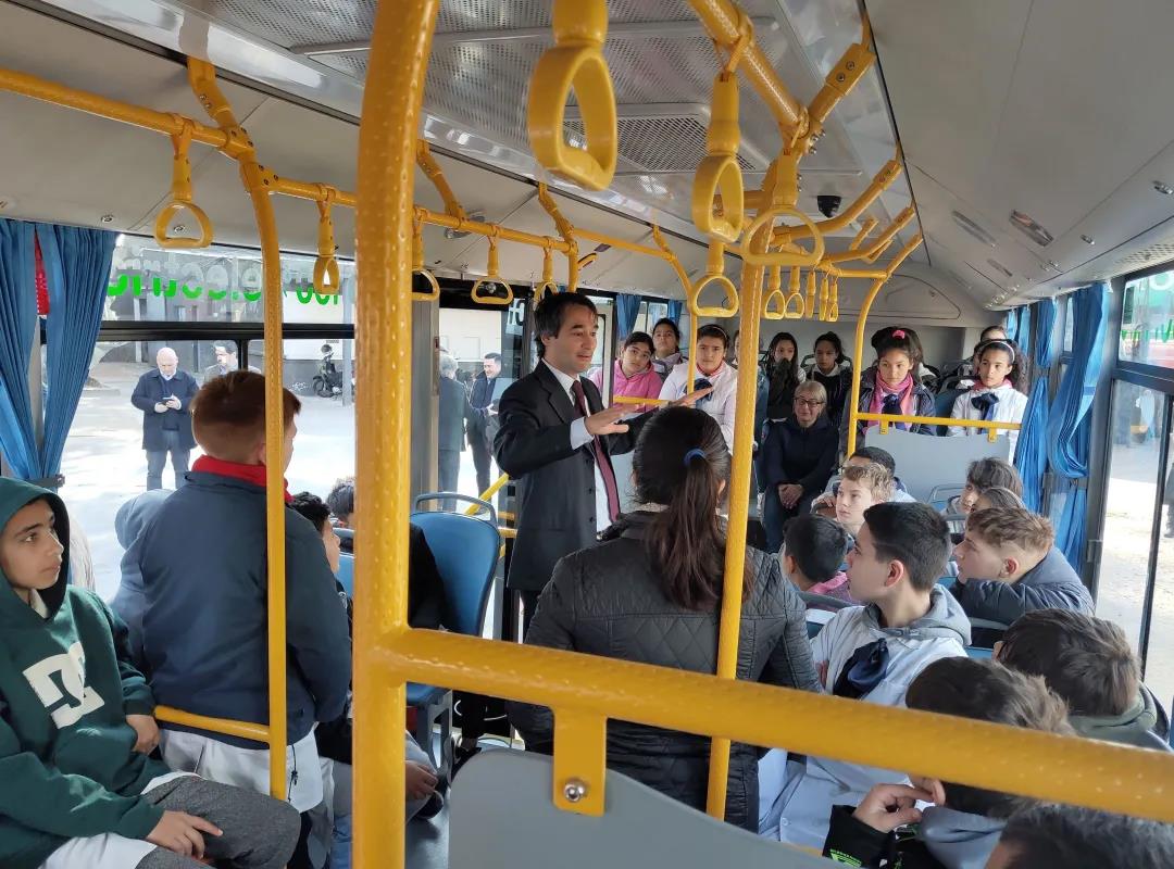 乌拉圭用户为何对安凯赞不绝口?美女驾驶员这么说! - 第3张 - 提加商用车网 乌拉圭用户为何对安凯赞不绝口?美女驾驶员这么说! - 第3张