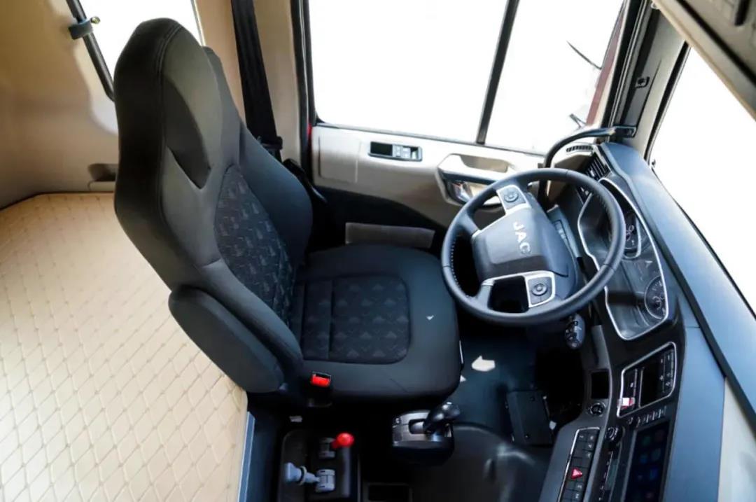 更高效更节油，江淮重卡自动挡致胜长途干线物流 - 第3张