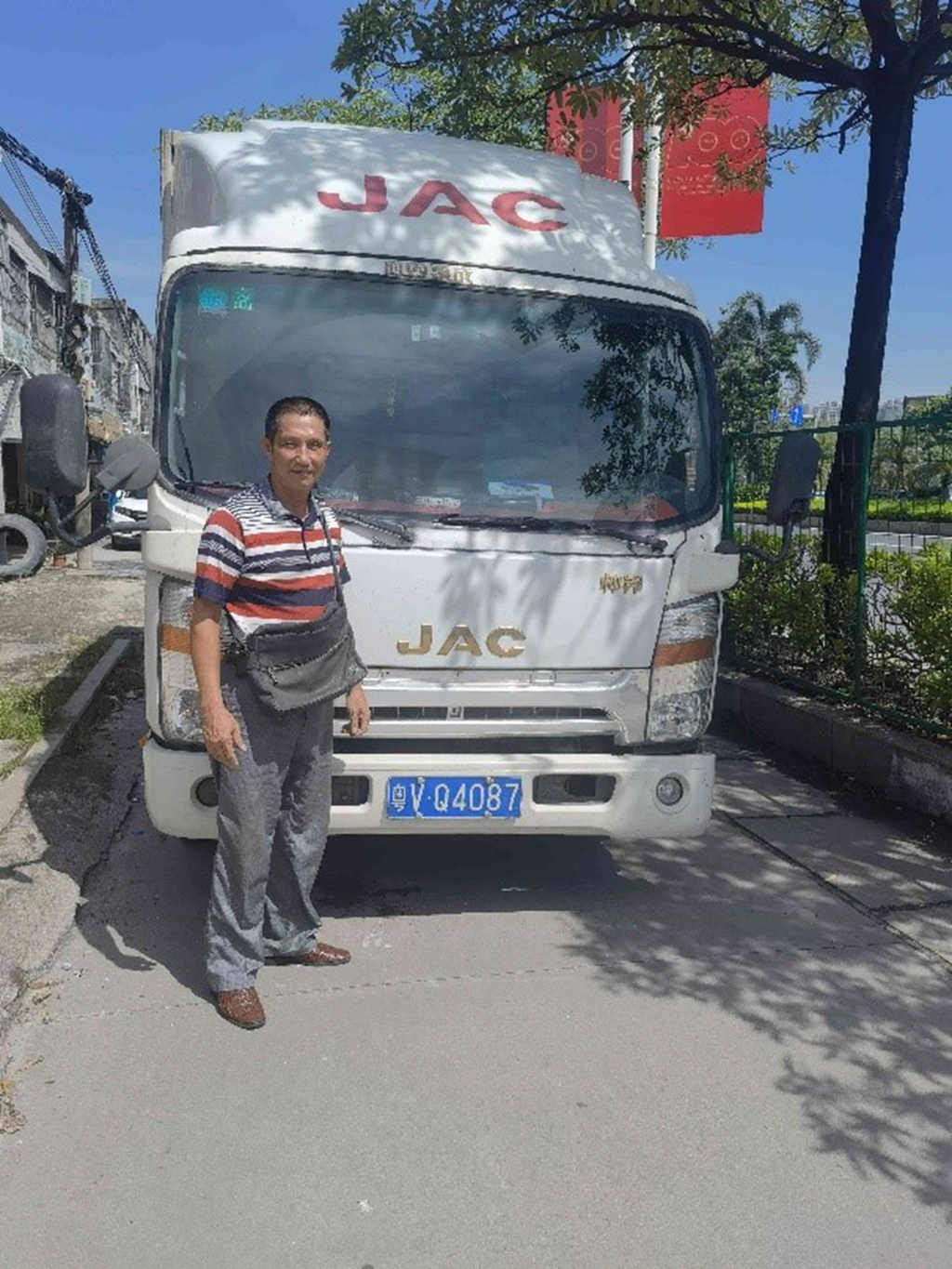 超100万公里无大修 王师傅这台帅铃里程表停在了999999 - 第2张