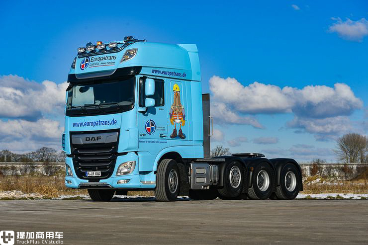 8x4驱动，最大牵引150吨，带您见识达夫在大件牵引车领域的最强战力