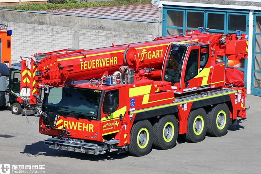 基于利勃海尔LTM 1070-4.2的消防救援起重机实拍,带您看这个大家伙的超凡实力