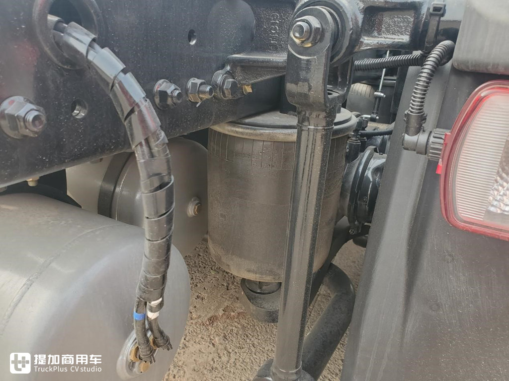 内饰首曝光,青岛解放新一代高端重卡——鹰途,高清大图抢先看 - 第7张 - 提加商用车网 内饰首曝光,青岛解放新一代高端重卡——鹰途,高清大图抢先看 - 第7张