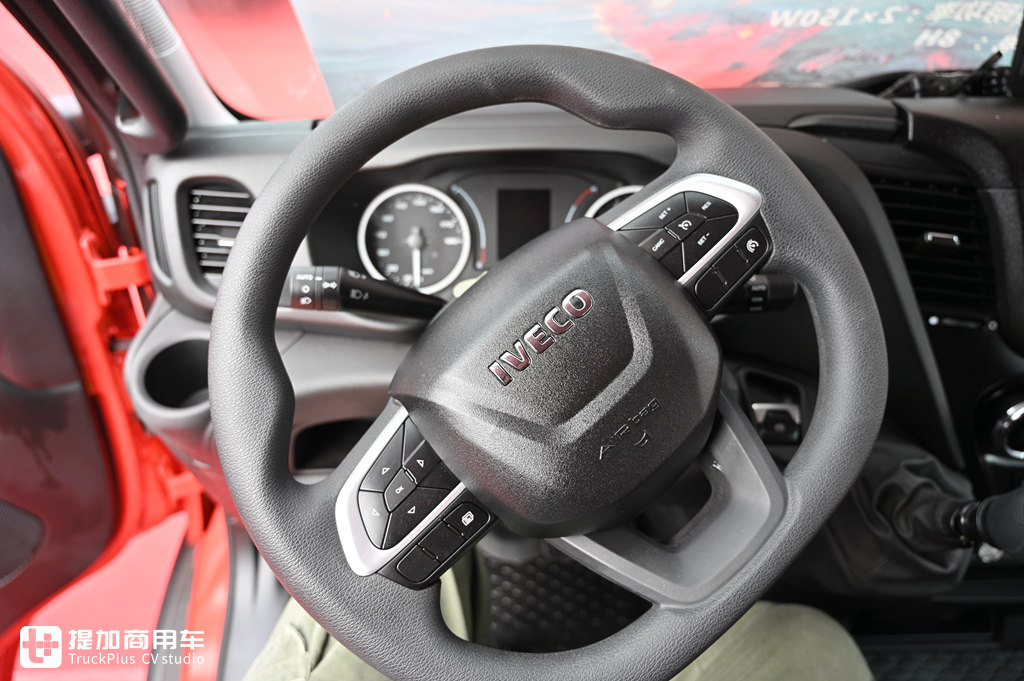 进口依维柯Daily底盘打造,这款小型主战消防车,配置亮点真多 - 第8张 - 提加商用车网 进口依维柯Daily底盘打造,这款小型主战消防车,配置亮点真多 - 第8张