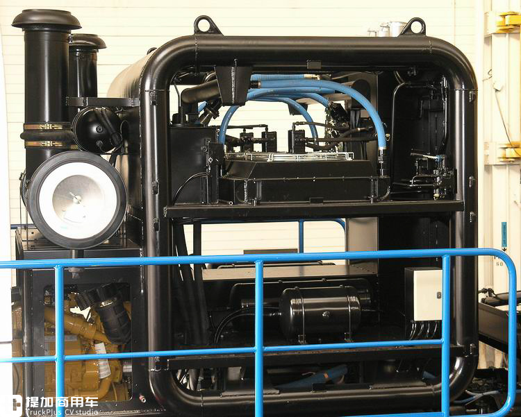 10X10驱动最大牵引600吨,工作十余年性能依然坚挺,再带您看一辆尼古拉斯Tractomas牵引车 - 第10张 - 提加商用车网 10X10驱动最大牵引600吨,工作十余年性能依然坚挺,再带您看一辆尼古拉斯Tractomas牵引车 - 第10张