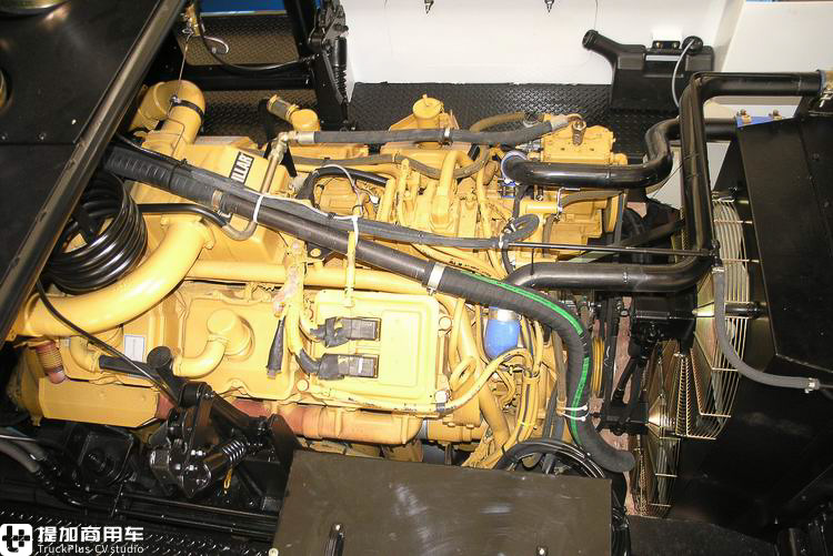 10X10驱动最大牵引600吨,工作十余年性能依然坚挺,再带您看一辆尼古拉斯Tractomas牵引车 - 第11张 - 提加商用车网 10X10驱动最大牵引600吨,工作十余年性能依然坚挺,再带您看一辆尼古拉斯Tractomas牵引车 - 第11张