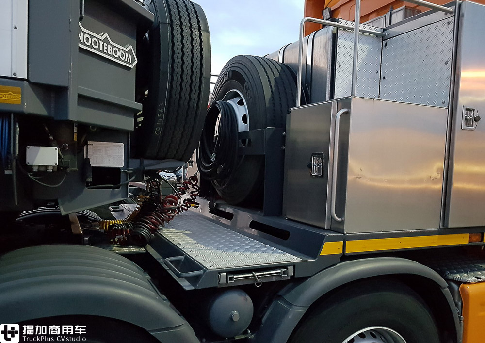 车头和挂车都十分独特 带你看V.D.VLIST公司的斯堪尼亚R490五轴大件车 - 第12张 - 提加商用车网 车头和挂车都十分独特 带你看V.D.VLIST公司的斯堪尼亚R490五轴大件车 - 第12张