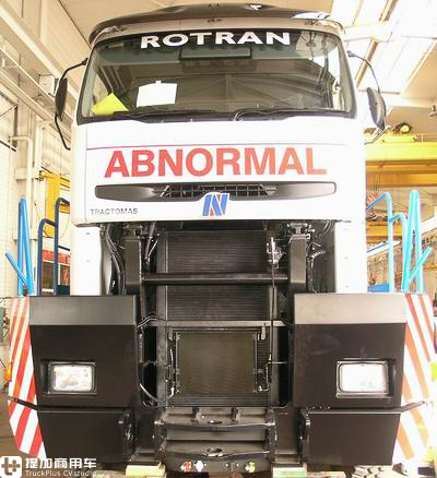 10X10驱动最大牵引600吨,工作十余年性能依然坚挺,再带您看一辆尼古拉斯Tractomas牵引车 - 第13张 - 提加商用车网 10X10驱动最大牵引600吨,工作十余年性能依然坚挺,再带您看一辆尼古拉斯Tractomas牵引车 - 第13张