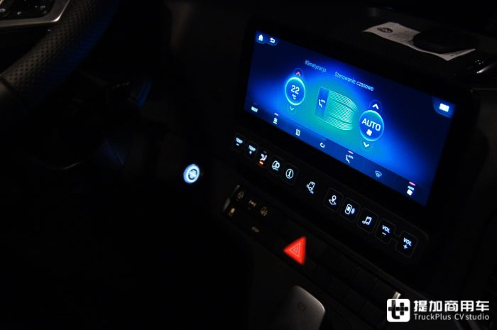 即将国产的奔驰卡车可能就有它?Actros F到底有多“经济”,实拍带您好好看看 - 第14张 - 提加商用车网 即将国产的奔驰卡车可能就有它?Actros F到底有多“经济”,实拍带您好好看看 - 第14张
