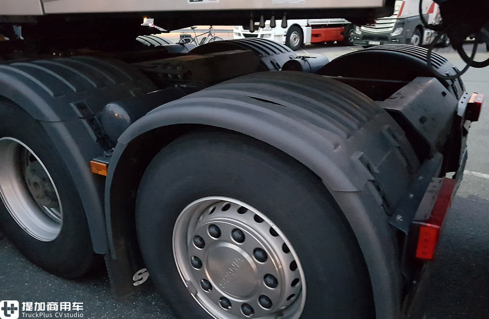 车头和挂车都十分独特 带你看V.D.VLIST公司的斯堪尼亚R490五轴大件车 - 第16张 - 提加商用车网 车头和挂车都十分独特 带你看V.D.VLIST公司的斯堪尼亚R490五轴大件车 - 第16张