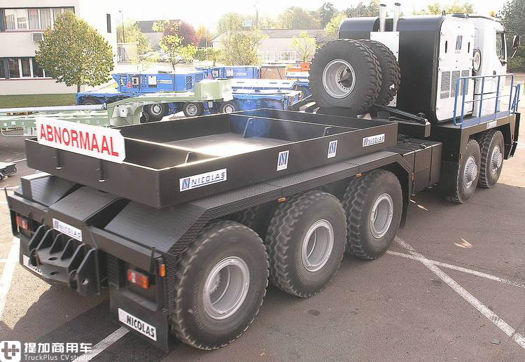 10X10驱动最大牵引600吨,工作十余年性能依然坚挺,再带您看一辆尼古拉斯Tractomas牵引车 - 第18张 - 提加商用车网 10X10驱动最大牵引600吨,工作十余年性能依然坚挺,再带您看一辆尼古拉斯Tractomas牵引车 - 第18张