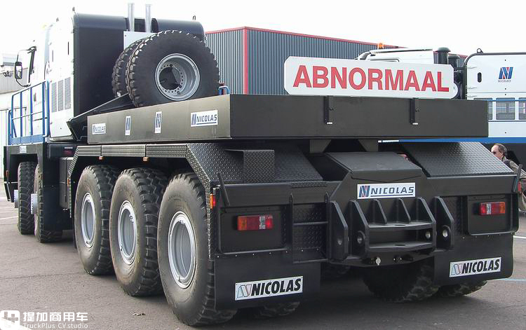 10X10驱动最大牵引600吨,工作十余年性能依然坚挺,再带您看一辆尼古拉斯Tractomas牵引车 - 第19张 - 提加商用车网 10X10驱动最大牵引600吨,工作十余年性能依然坚挺,再带您看一辆尼古拉斯Tractomas牵引车 - 第19张
