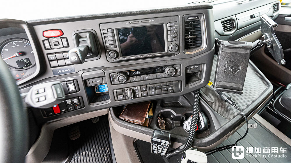 用于救援火车的卡车,8X8驱动,带您好好看看这辆斯堪尼亚破障车 - 第19张 - 提加商用车网 用于救援火车的卡车,8X8驱动,带您好好看看这辆斯堪尼亚破障车 - 第19张