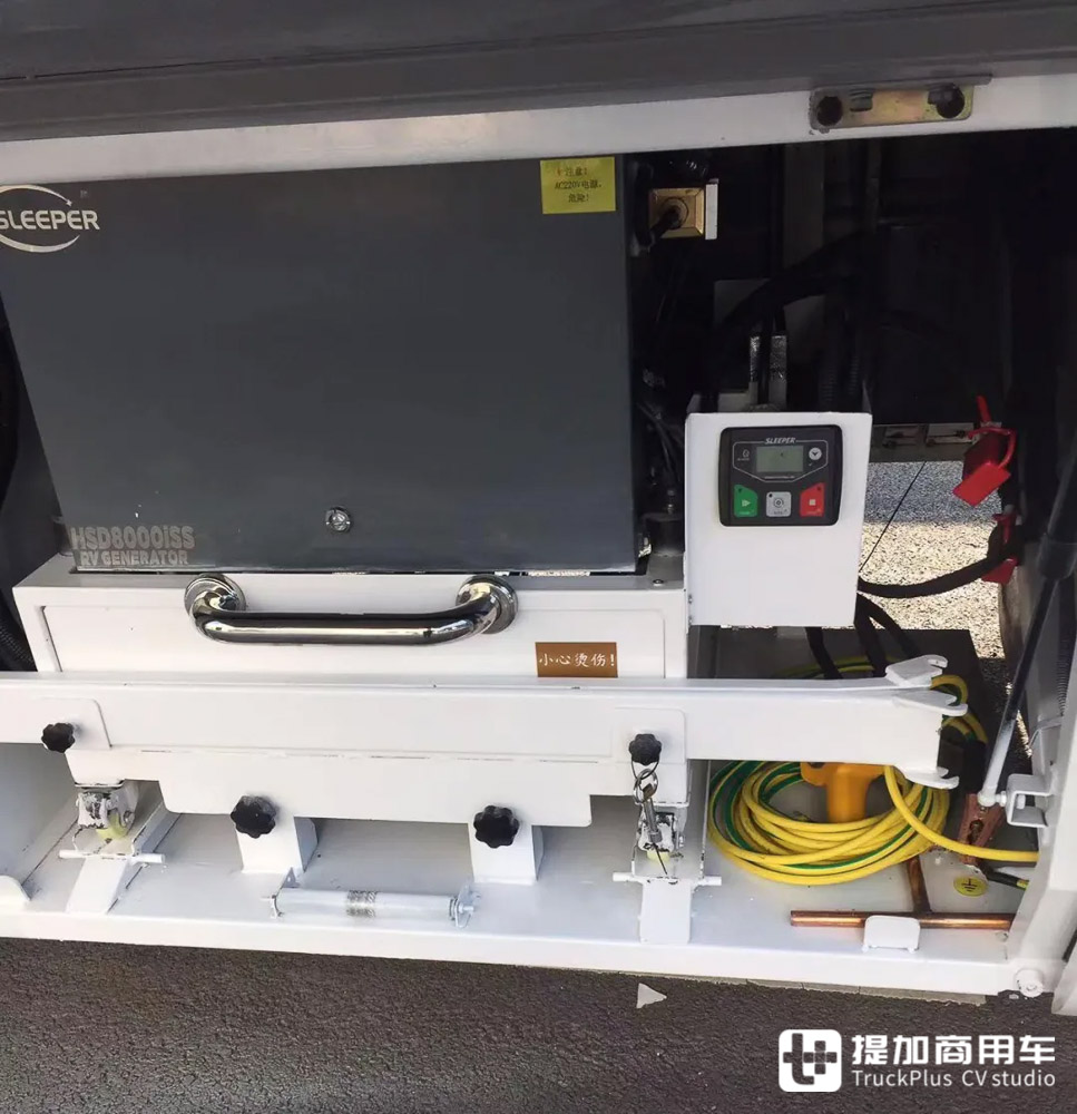 汕德卡C5H打造,带您见识一款国内少见的移动展示车 - 第9张 - 提加商用车网 汕德卡C5H打造,带您见识一款国内少见的移动展示车 - 第9张