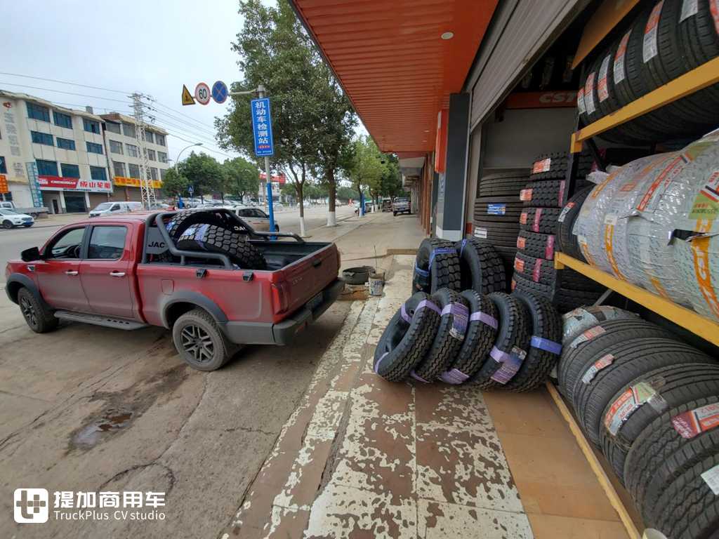 跟车江淮悍途皮卡车主李师傅,真没遇到过这样的车主,竟一路夸到底 - 第1张 - 提加商用车网 跟车江淮悍途皮卡车主李师傅,真没遇到过这样的车主,竟一路夸到底 - 第1张