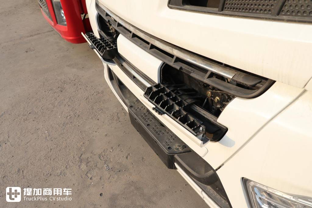 速比低至2.533,性能舒适性不输进口卡车,陕汽德龙X6000快递版配置真强悍 - 第12张 - 提加商用车网 速比低至2.533,性能舒适性不输进口卡车,陕汽德龙X6000快递版配置真强悍 - 第12张