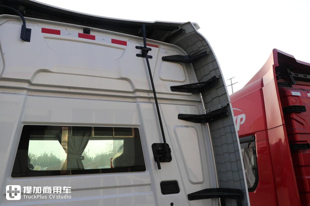 速比低至2.533,性能舒适性不输进口卡车,陕汽德龙X6000快递版配置真强悍 - 第14张 - 提加商用车网 速比低至2.533,性能舒适性不输进口卡车,陕汽德龙X6000快递版配置真强悍 - 第14张