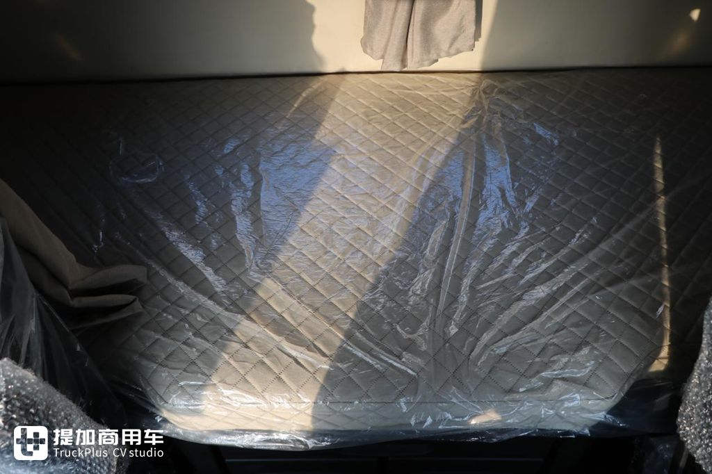 速比低至2.533,性能舒适性不输进口卡车,陕汽德龙X6000快递版配置真强悍 - 第22张 - 提加商用车网 速比低至2.533,性能舒适性不输进口卡车,陕汽德龙X6000快递版配置真强悍 - 第22张