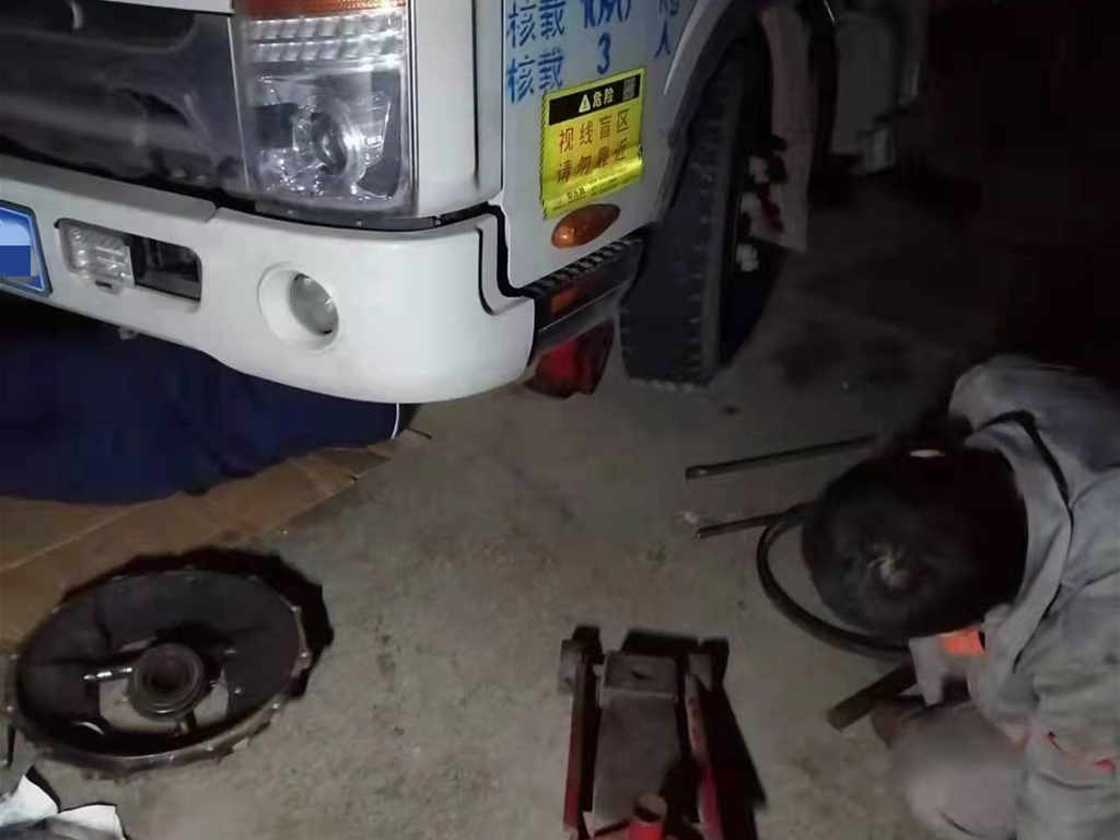 1号服务!江淮轻卡紧急空运调件 保障用户货物完好无损送达 - 第2张 - 提加商用车网 1号服务!江淮轻卡紧急空运调件 保障用户货物完好无损送达 - 第2张