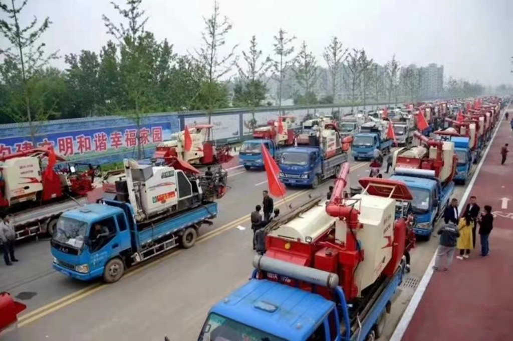 1号口碑! 江淮德沃斯中卡助力“麦客”贺师傅走上致富路 - 第3张 - 提加商用车网 1号口碑! 江淮德沃斯中卡助力“麦客”贺师傅走上致富路 - 第3张