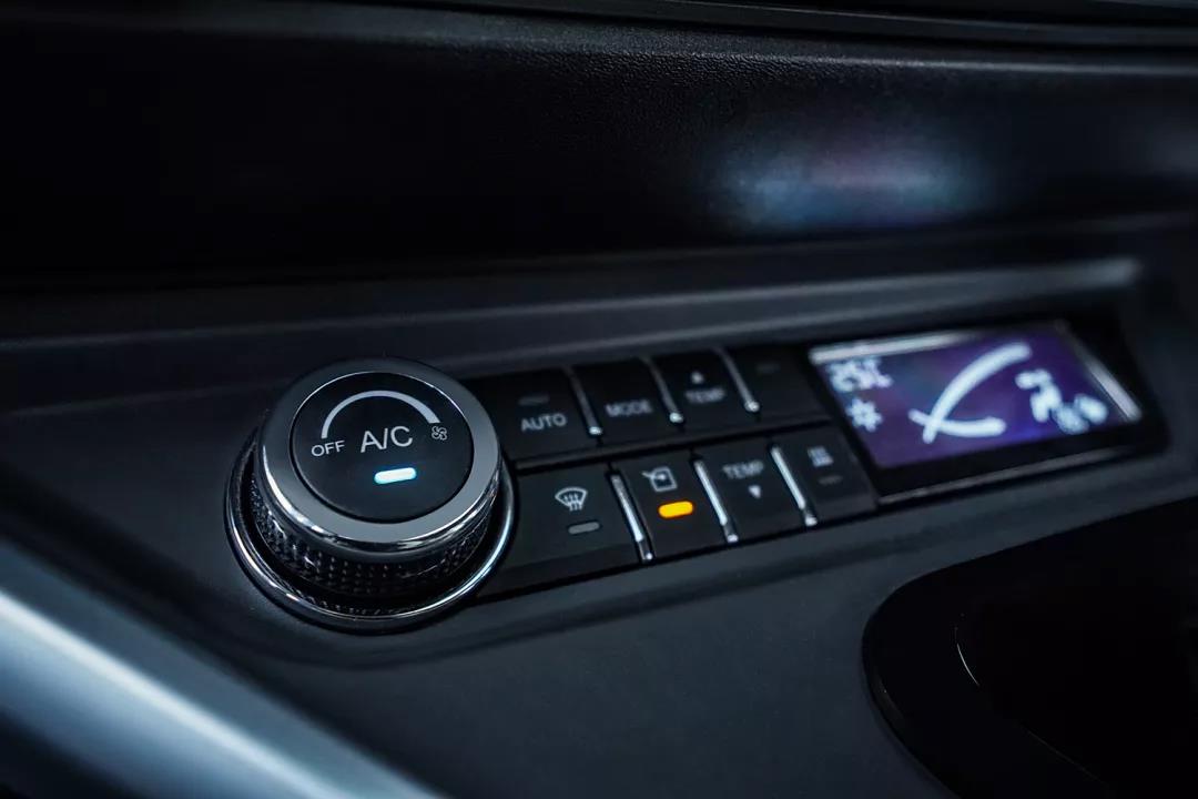 红岩杰狮H6牵引车实测:底盘、辅助系统优化升级,让长途运输更智能便捷 - 第4张 - 提加商用车网 红岩杰狮H6牵引车实测:底盘、辅助系统优化升级,让长途运输更智能便捷 - 第4张