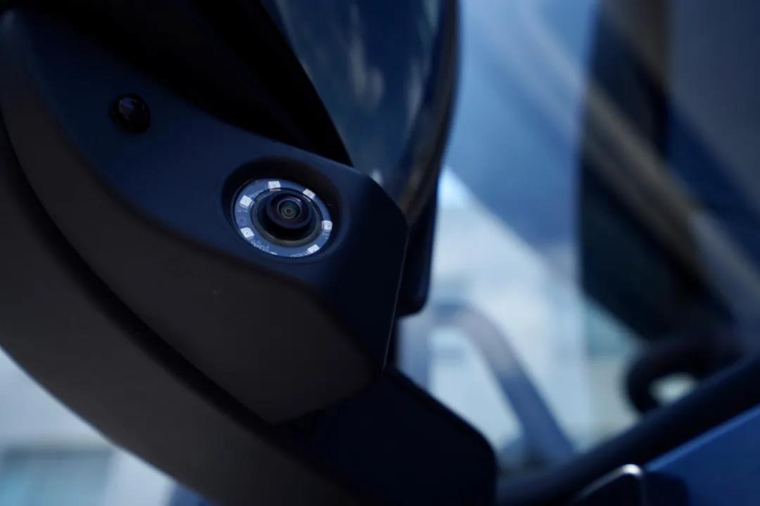 高效动力+人性化驾乘设计,长途干线运输车型:上汽红岩杰狮H6牵引车实测 - 第6张 - 提加商用车网 高效动力+人性化驾乘设计,长途干线运输车型:上汽红岩杰狮H6牵引车实测 - 第6张