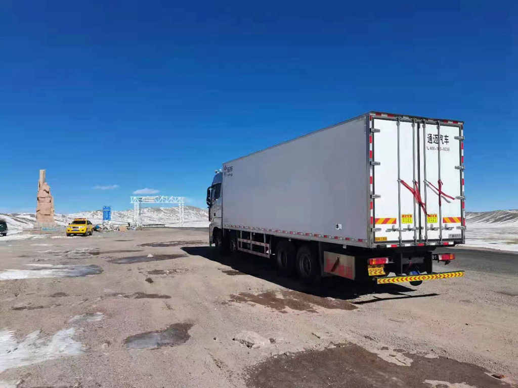 肉挂冷藏车如何征服“生命禁区”青藏线?卡友高师傅:山东通迈冷藏 - 第8张 - 提加商用车网 肉挂冷藏车如何征服“生命禁区”青藏线?卡友高师傅:山东通迈冷藏 - 第8张