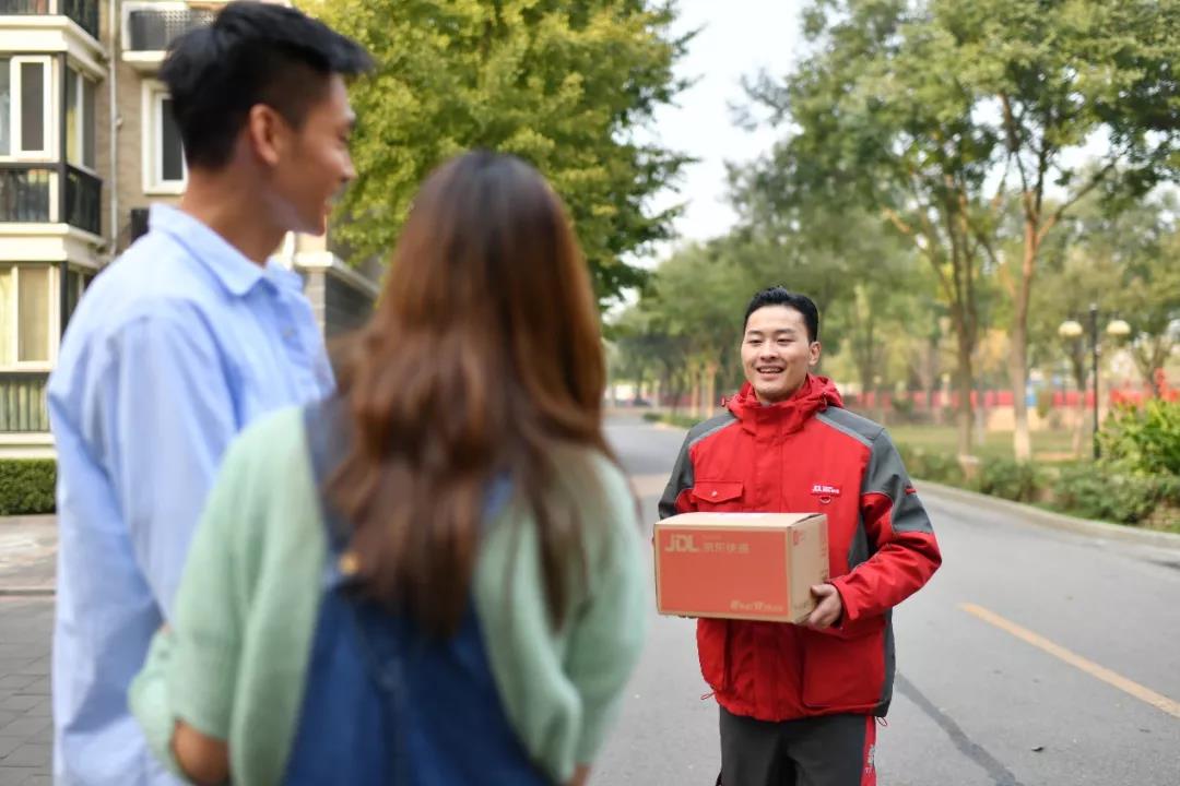 东风轻型车携手京东物流实现营销创新,拉开共举“智能物流”序幕 - 第7张 - 提加商用车网 东风轻型车携手京东物流实现营销创新,拉开共举“智能物流”序幕 - 第7张