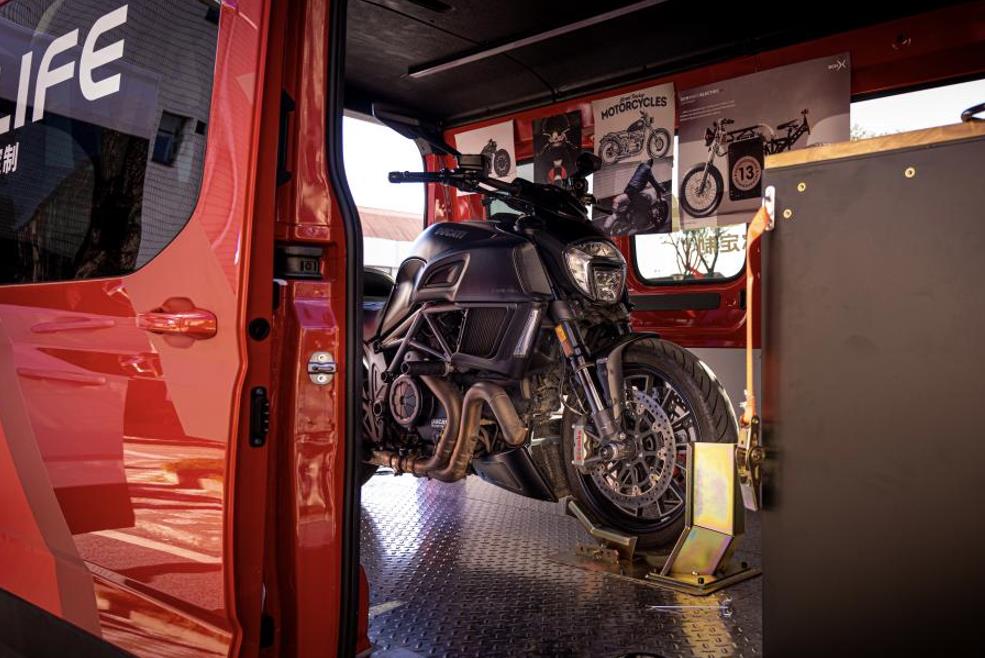 VANLIFE领跑未来,“出色轻客”2022款上汽大通MAXUS V90焕新上市 - 第4张 - 提加商用车网 VANLIFE领跑未来,“出色轻客”2022款上汽大通MAXUS V90焕新上市 - 第4张