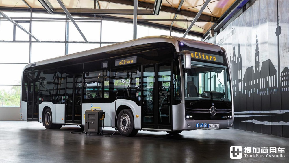 走进戴姆勒先进客车工厂，一窥奔驰eCitaro电动城市客车的生产过程