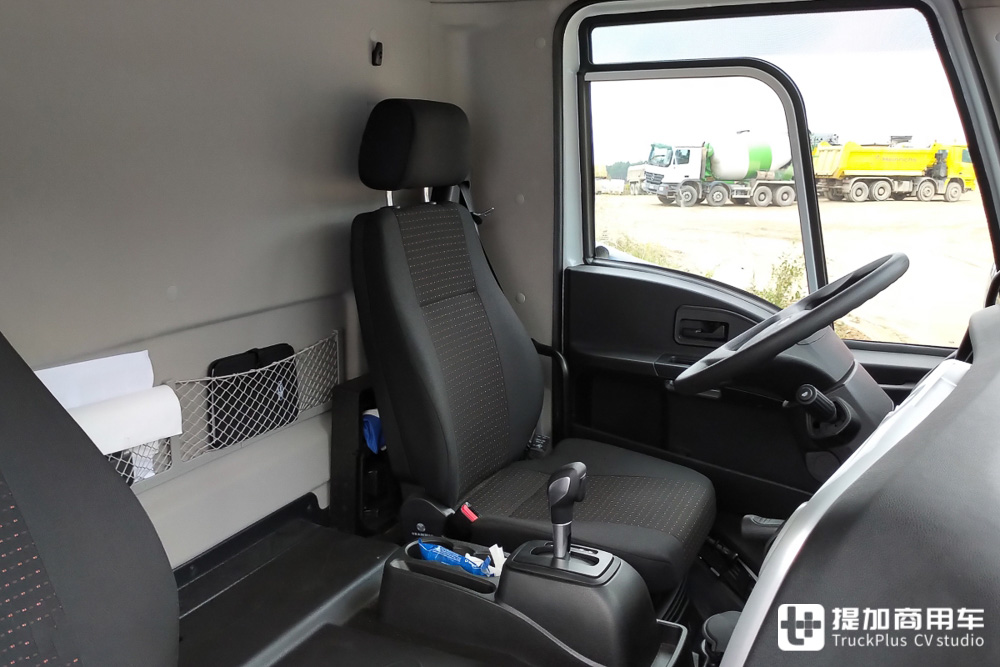 在欧洲走“廉价”路线福特Cargo自卸车,带您看看它的配置如何 - 第10张 - 提加商用车网 在欧洲走“廉价”路线福特Cargo自卸车,带您看看它的配置如何 - 第10张