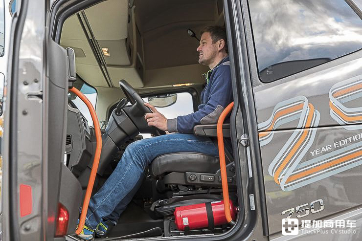 从第一代到第四代,沃尔沃FH16经历了怎样的进化升级?两代车型对比带您好好看看 - 第11张 - 提加商用车网 从第一代到第四代,沃尔沃FH16经历了怎样的进化升级?两代车型对比带您好好看看 - 第11张