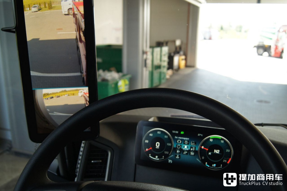 8x6驱动还带电子后视镜，这台奔驰Arocs自卸车配置亮点真多 - 第11张