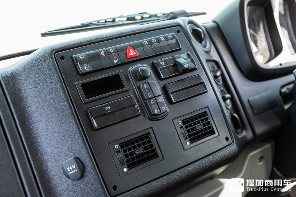 越野之王历久弥新,奔驰乌尼莫克U 5023实拍测试 - 第11张 - 提加商用车网 越野之王历久弥新,奔驰乌尼莫克U 5023实拍测试 - 第11张