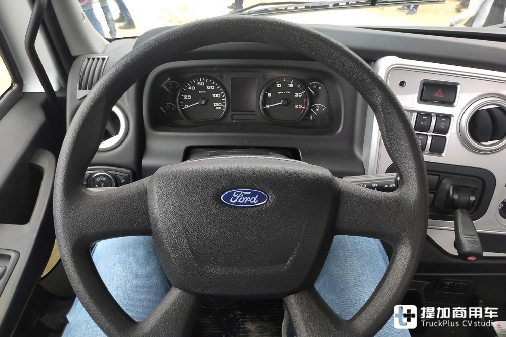 在欧洲走“廉价”路线福特Cargo自卸车,带您看看它的配置如何 - 第11张 - 提加商用车网 在欧洲走“廉价”路线福特Cargo自卸车,带您看看它的配置如何 - 第11张